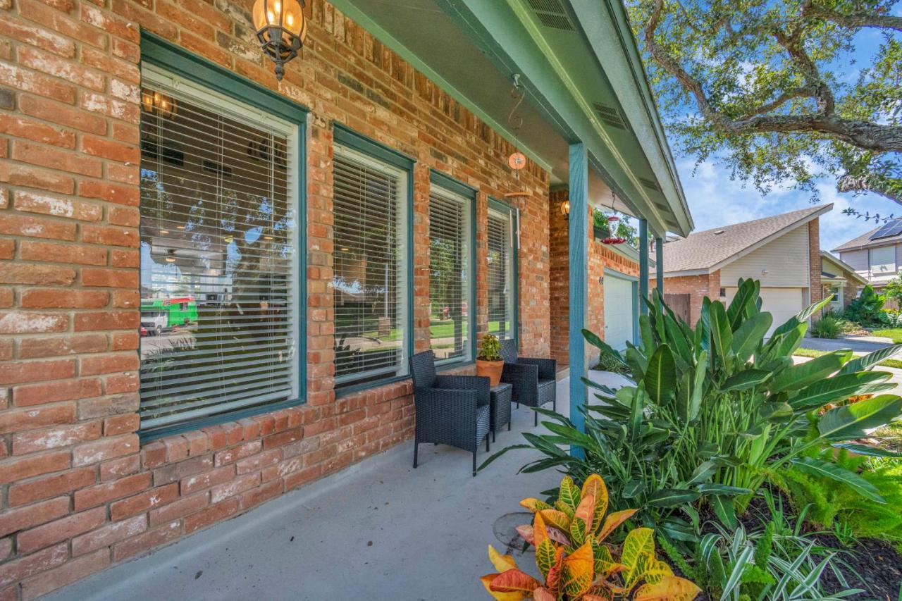 Beauty On The Water! Lake House Near The Beaches! Galveston Exteriör bild