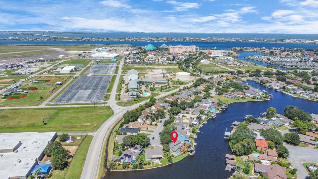 Beauty On The Water! Lake House Near The Beaches! Galveston Exteriör bild