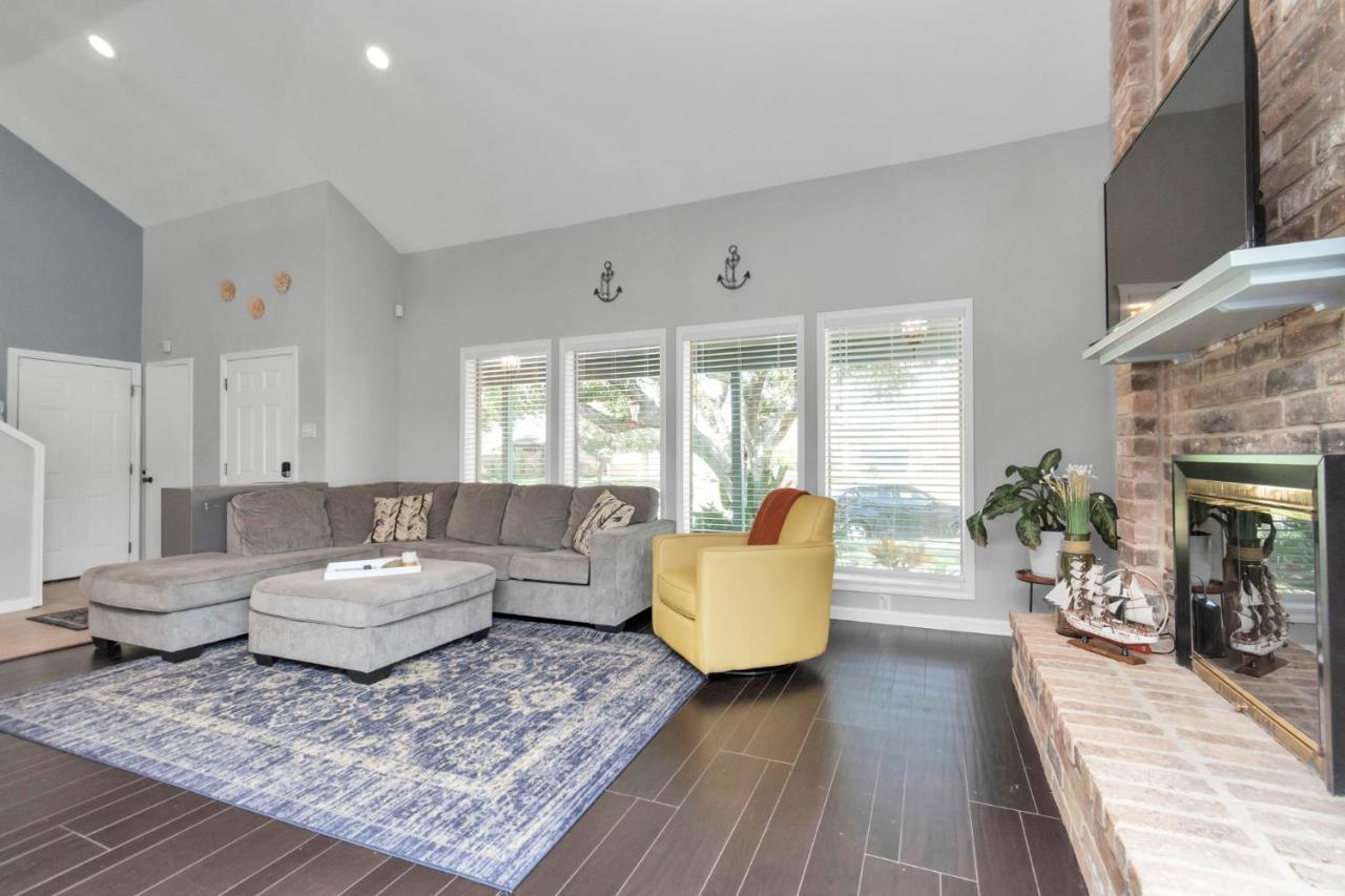 Beauty On The Water! Lake House Near The Beaches! Galveston Exteriör bild
