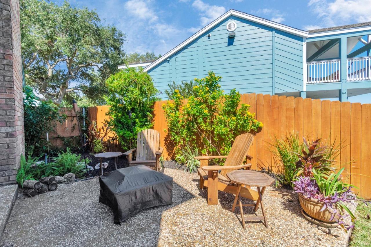 Beauty On The Water! Lake House Near The Beaches! Galveston Exteriör bild