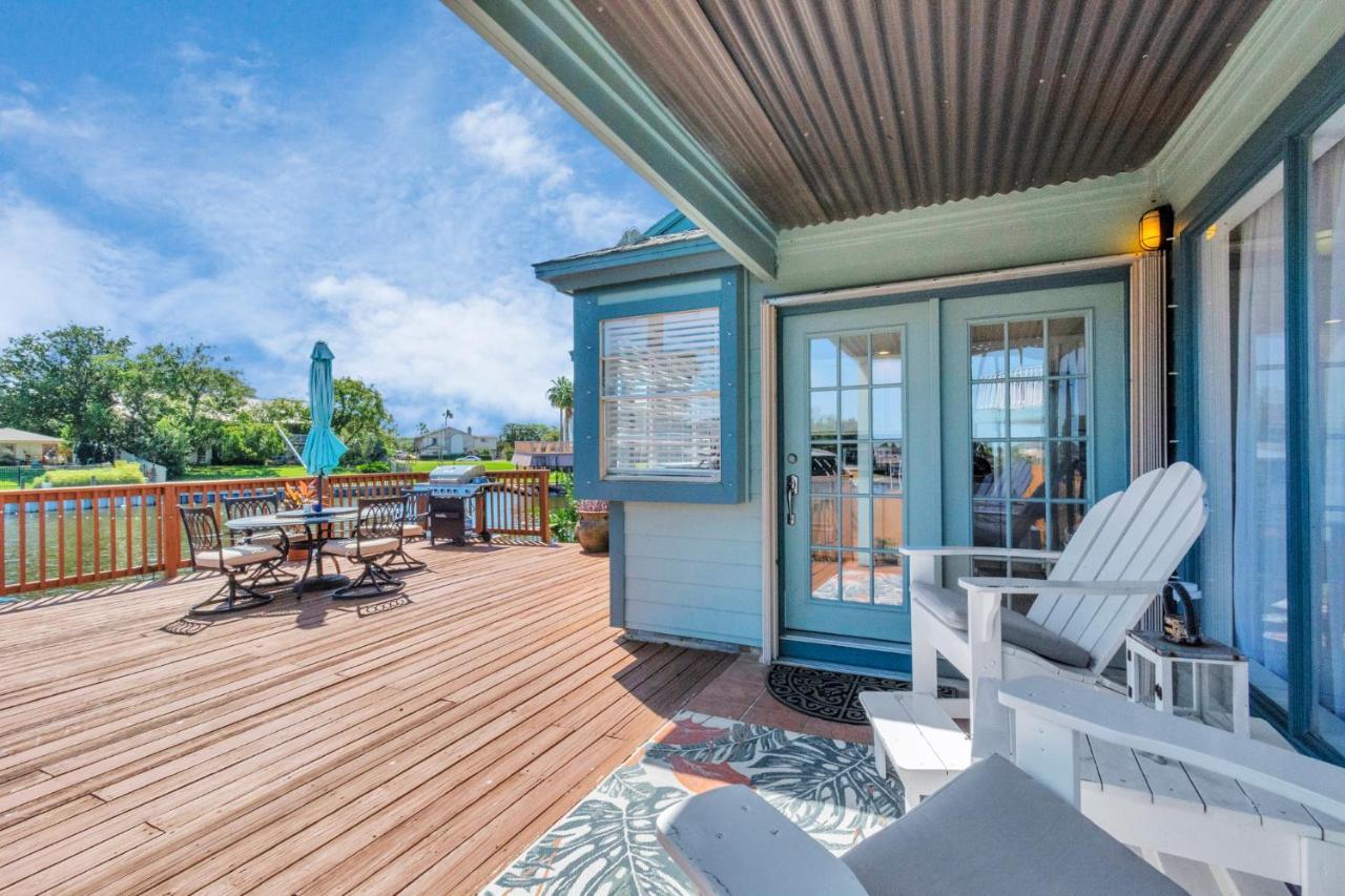 Beauty On The Water! Lake House Near The Beaches! Galveston Exteriör bild