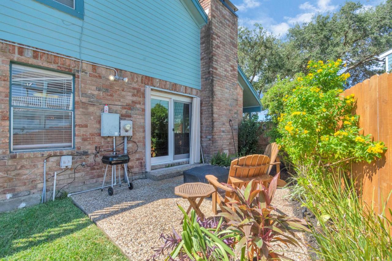 Beauty On The Water! Lake House Near The Beaches! Galveston Exteriör bild