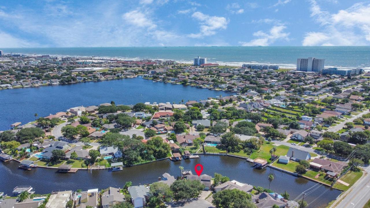 Beauty On The Water! Lake House Near The Beaches! Galveston Exteriör bild